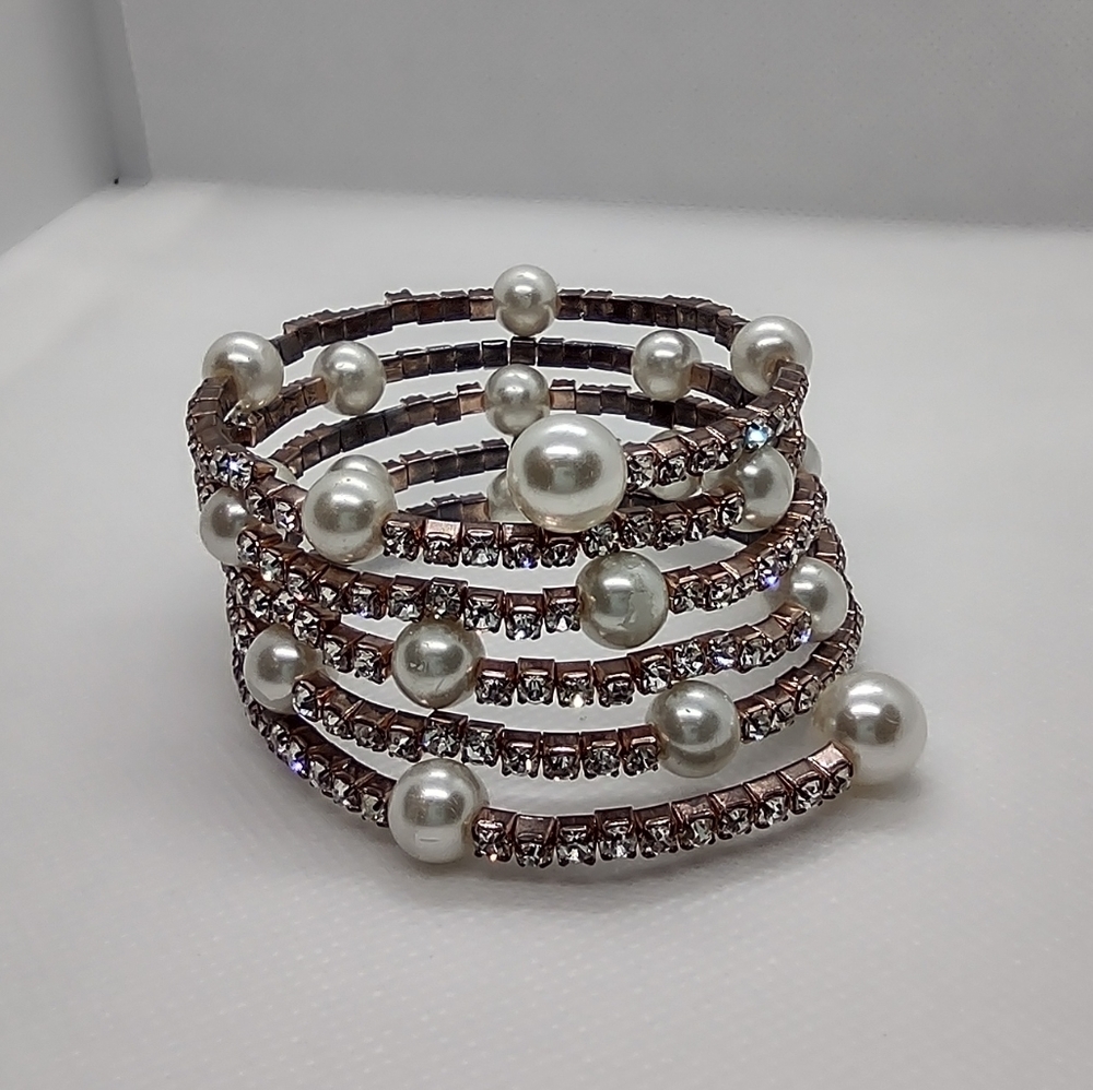 Wraparound‎ Pearl & Crystal Bracelet